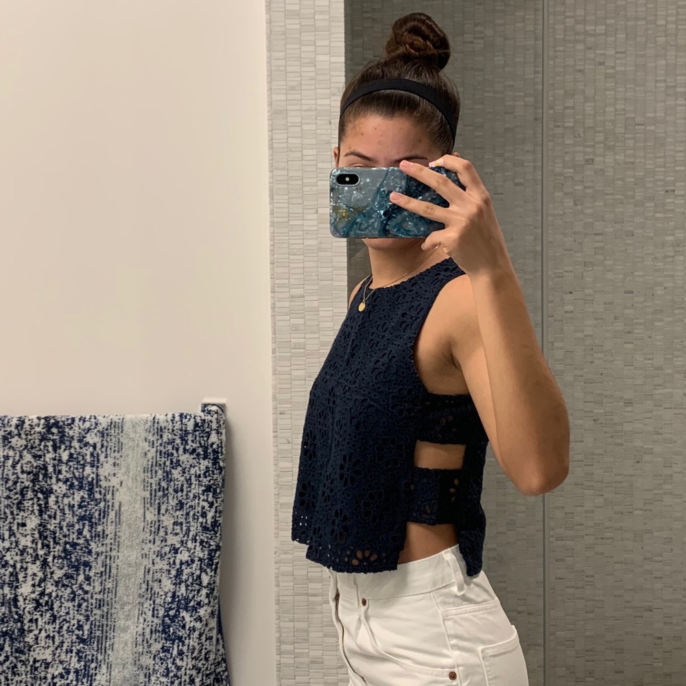 navy top